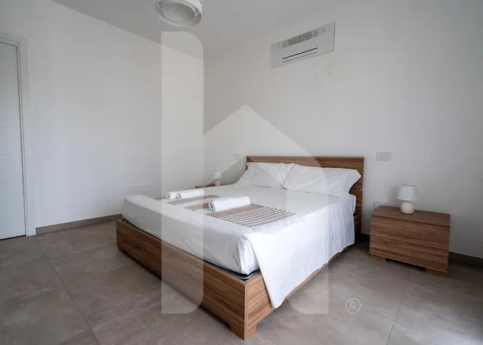 Homiday - Waterfront Apartment