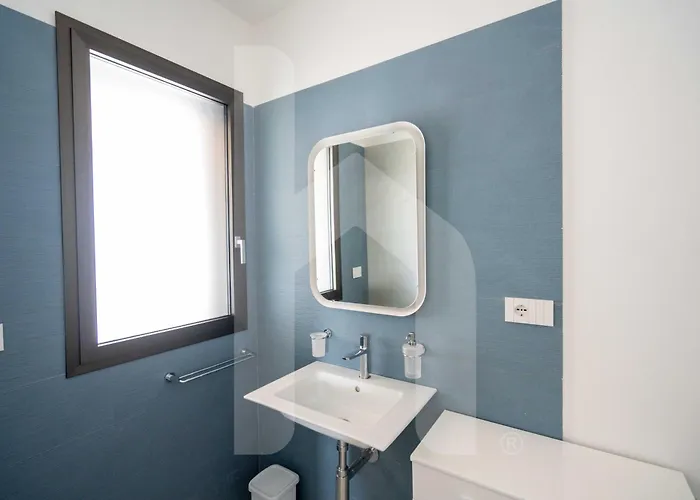 Homiday - Waterfront Apartment *