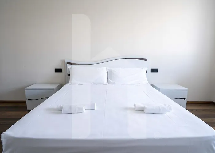 Homiday - Waterfront Apartment