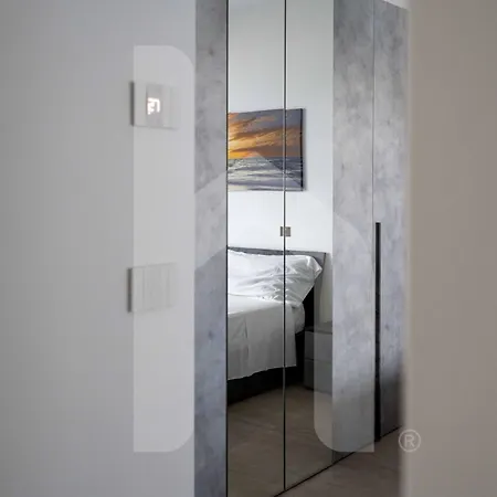 Homiday - Waterfront Apartment