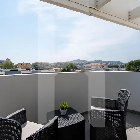 Homiday - Waterfront * Montesilvano Marina