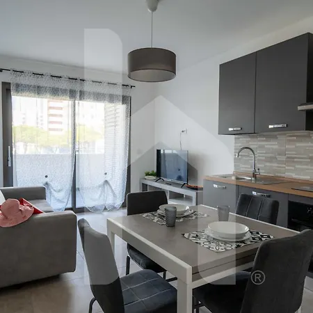 Homiday - Waterfront Apartment Montesilvano