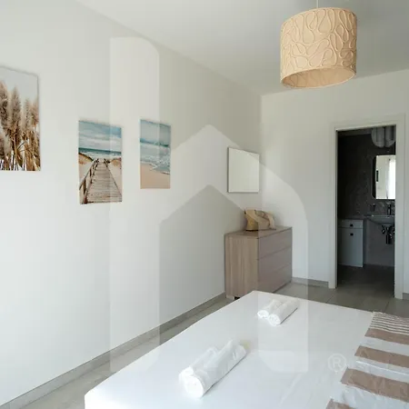 Homiday - Waterfront Διαμέρισμα