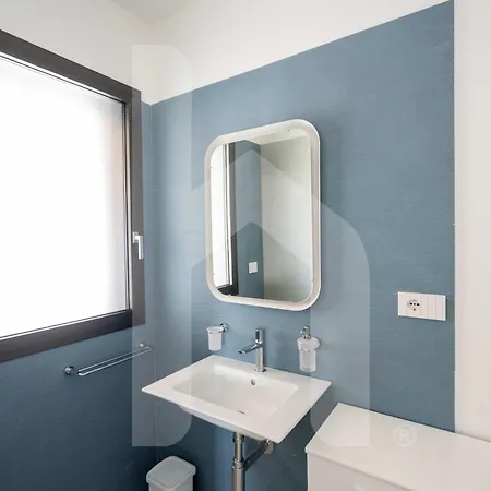 Homiday - Waterfront Apartment *