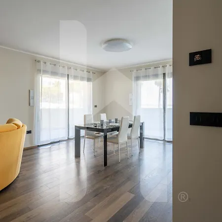 Homiday - Waterfront Διαμέρισμα