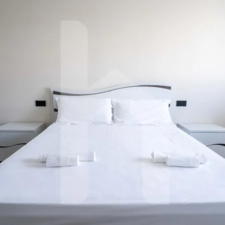 Homiday - Waterfront Lägenhet