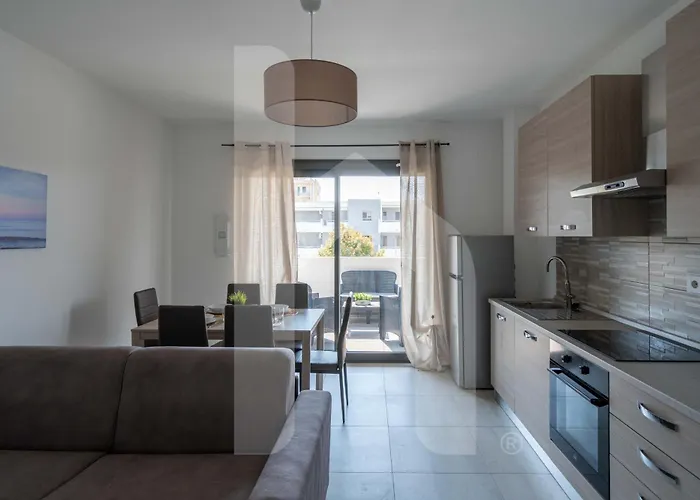 Homiday - Waterfront Apartment