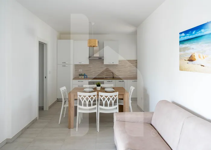 Homiday - Waterfront Apartment