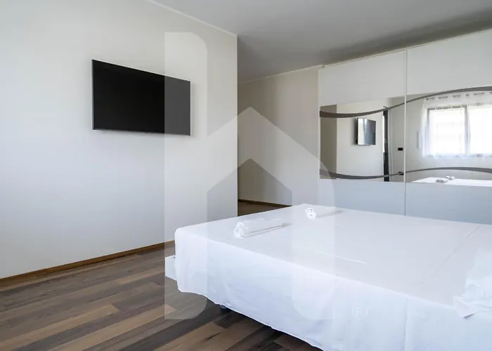 Homiday - Waterfront * Montesilvano Marina