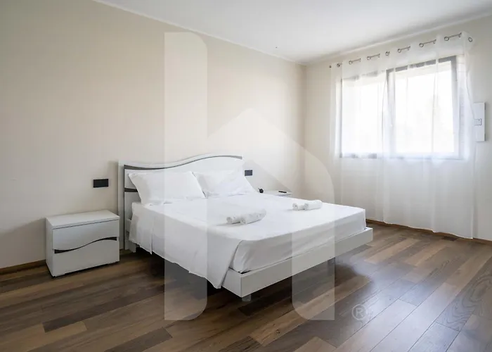 Homiday - Waterfront Apartment *