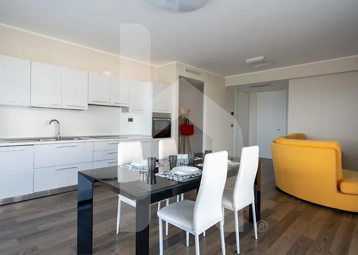 Homiday - Waterfront Apartment Montesilvano